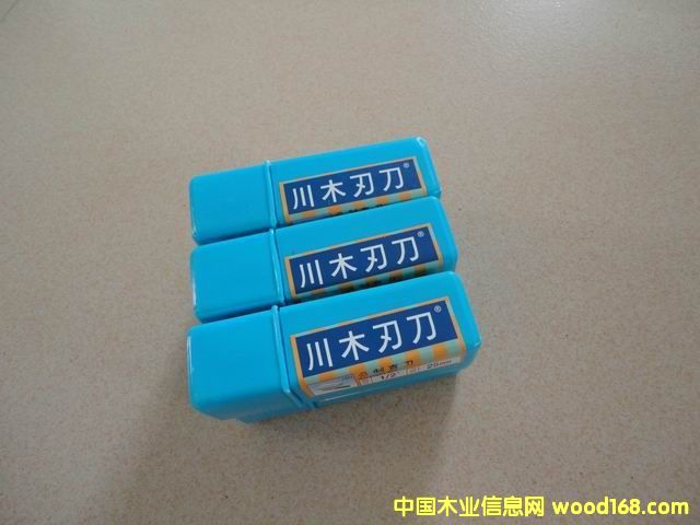 ��ľ����