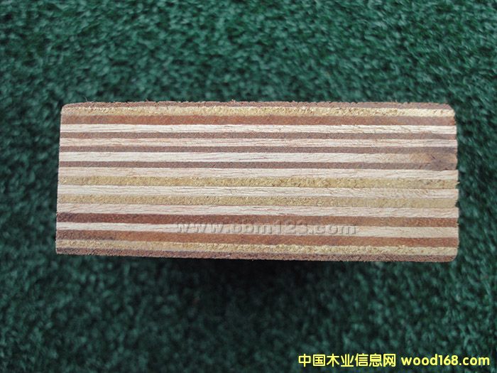 ���b��ľ�ذ��Ԕ����B