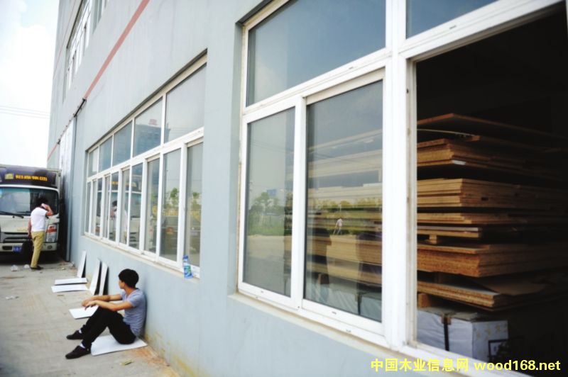 �Ϸ�ԣɭľ�I(y��)���ݸ����J��Σ�C�������ף������������T�����