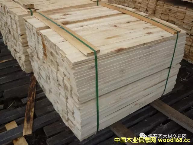 �c(di��n)���鿴�羳��ُ(g��u)�����_˹��ľ䏲�5000m3/�µ�Ԕ��(x��)�Y��