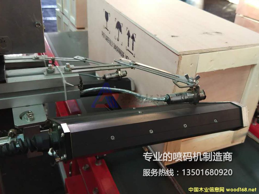 �c���鿴�Ϻ�ľ�凊�a�C�Ŵ�DƬ