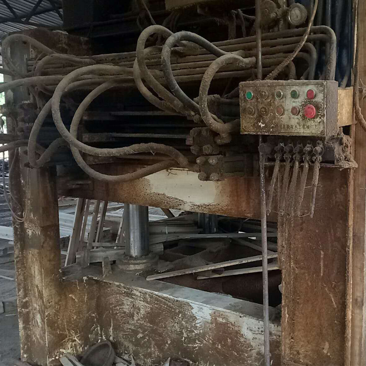 (li��n)��4*8��5��ľ�����Ă�(c��)���C(j��)